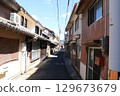 Retro streets of the Yoshiwara district of Kyoto 129673679