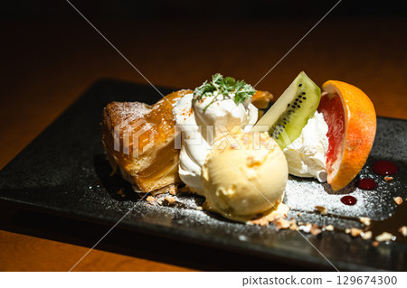 Kusaki Marino cake and ice cream dessert plate 129674300