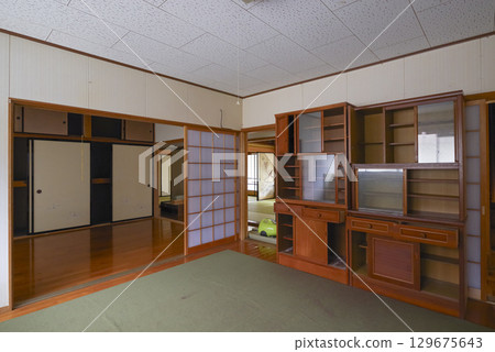 空屋，家具仍留在那裡 129675643