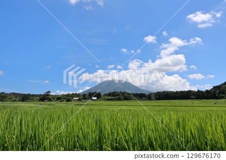 Summer Mt. Daisen and rural scenery 2 129676170