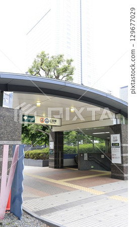 Escalators installed at Exit A9 of Mita Station on the Toei Asakusa Line and Mita Line Escalators installed at Exit A9 of Mita Station on the Toei Asakusa Line and Mita Line 129677029