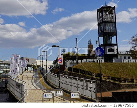 In front of JR Itami Station, a view of the connecting bridge and the Bells of Flanders, Itami, Itami City, Hyogo Prefecture 129677596