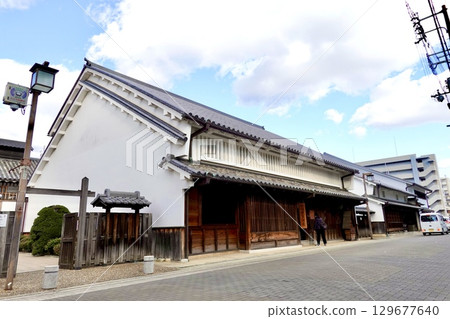 A view of the former Ishibashi family residence, a Japanese house, on the grounds of the Itami City Itami Museum. Miyanomae, Itami City, Hyogo Prefecture 129677640