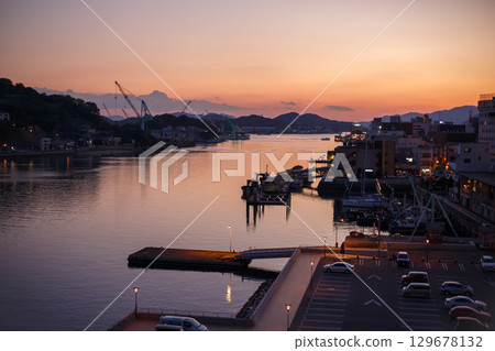 黃昏的尾道港 129678132
