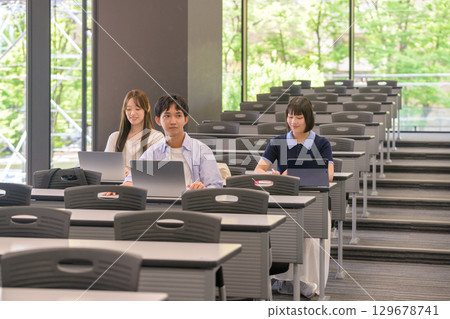 大學形象 129678741