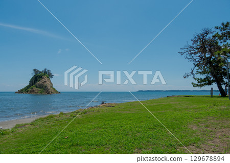 Mitsuke Island collapsed and deformed by the 2024 Noto Peninsula earthquake / Photographed in August 2025 129678894