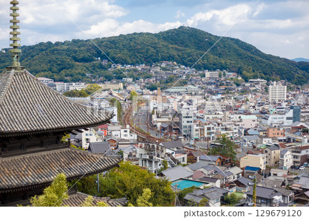 千光寺和天寧寺的三重塔景觀 千光寺和天寧寺的三重塔景觀 129679120