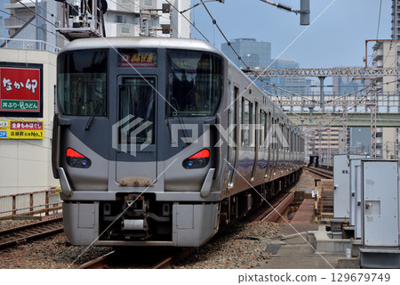High-speed Kishu Route 225, which runs along the Osaka Loop Line High-speed Kishu Route 225, which runs along the Osaka Loop Line 129679749