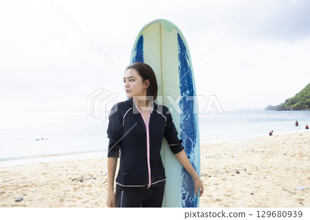 衝浪板和女士們 129680939