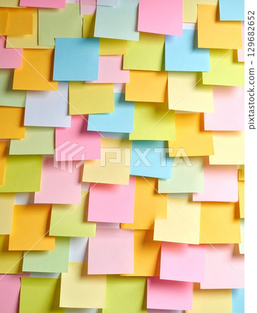 Post-it notes stuck to the wall 129682652
