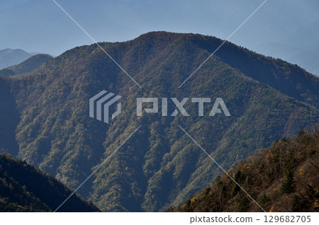 從天使山脈的毛無山眺望五總山（禦戶平） 129682705