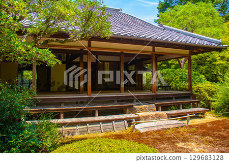 [Kyoto Scenery] Shoren-in Temple: A charming garden with Ryushin Pond 129683128