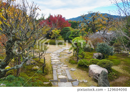 大原實光院、舊立覺院、美麗的紅葉庭園（京都府京都市左京區） 129684098