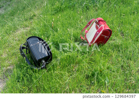 一個書包 一個書包 129684397