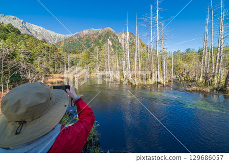 "Nagano Prefecture" Beautiful autumn scenery of the Dakezawa Marsh, Kamikochi 129686057