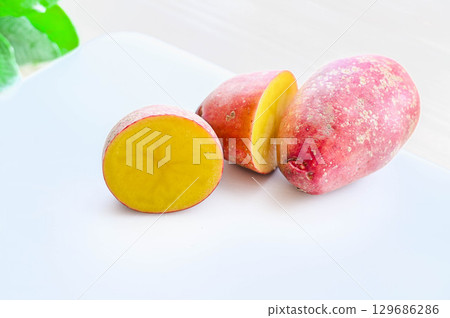 Andean red potatoes 129686286