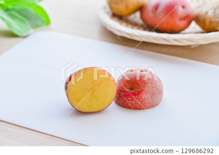 Andean red potatoes 129686292