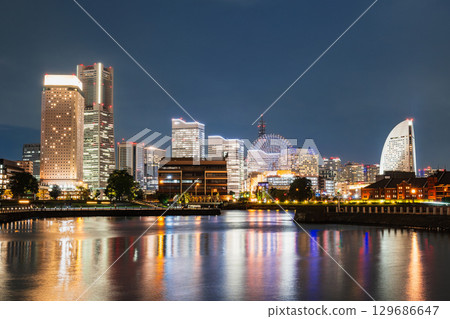 夜晚的橫濱港未來 夜晚的橫濱港未來 129686647