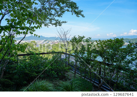 The open-air bath and view from the guest rooms at Kotohira Kadan, a long-established inn in Kotohira (Kagawa Prefecture) The open-air bath and view from the guest rooms at Kotohira Kadan, a long-established inn in Kotohira (Kagawa Prefecture) 129687641