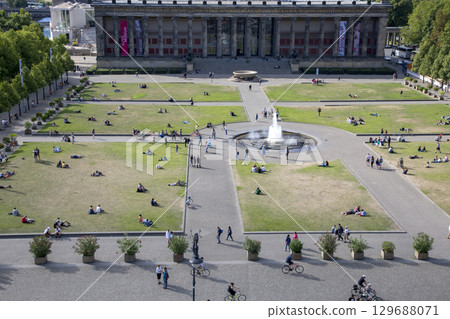 Berlin, Germany - July 01, 2018: Fountain in the park Lustgarten on the Museum Island in the central part of Berlin 129688071