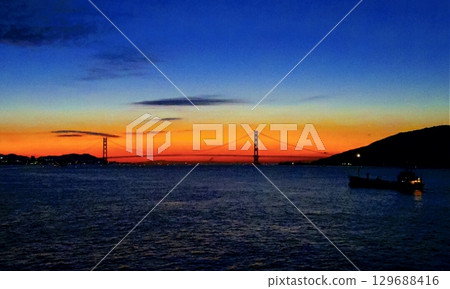 船上欣賞日出－明石海峽大橋 129688416