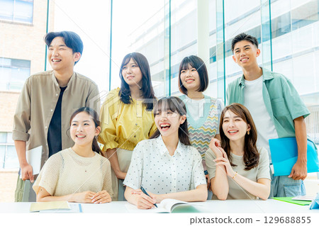 年輕的大學生 129688855