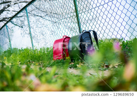 一個書包 129689650