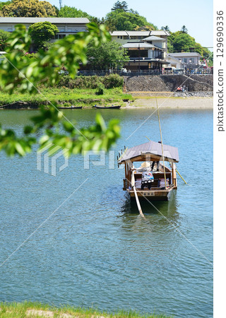 Yamaguchi Prefecture, Iwakuni City, Kintai Bridge (one of Japan's three most famous bridges) sightseeing boat 129690336