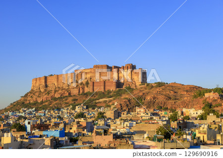 Jodhpur cityscape and Mehrangarh Fort Jodhpur cityscape and Mehrangarh Fort 129690916