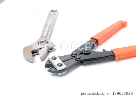 Wrenches, spanners, tools, implements, DIY, wire clippers, screws, nuts, bolts, industry, repair, carpentry 129693029