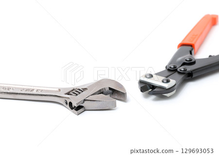 Wrenches, spanners, tools, implements, DIY, wire clippers, screws, nuts, bolts, industry, repair, carpentry 129693053