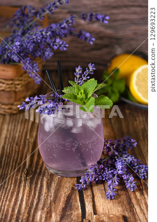 Mojito cocktail with lavender flavor 129693223