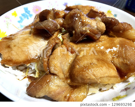 Eating "Pork Bowl" at Home 129693298