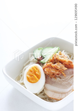 韓國食品冷面 韓國食品冷面 129695490