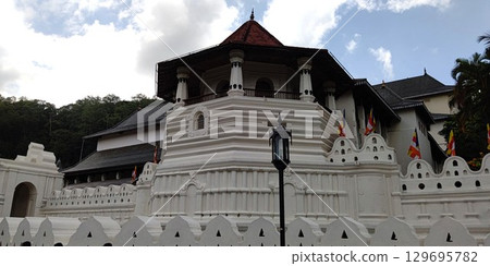 Temple of the Tooth [Kandy, Sri Lanka] 129695782