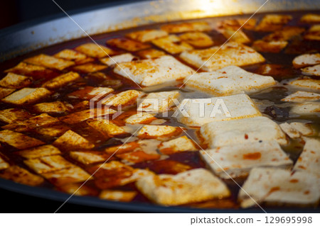 特色美食：滿滿的臭豆腐辣湯 129695998