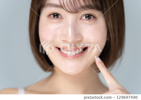 牙科護理美容年輕女子 129697490