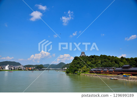 Inuyama Castle and the Kiso River in Aichi Prefecture 129699189