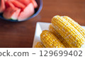 玉米和西瓜為夏天增添色彩 129699402
