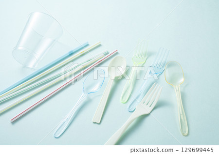 plastic tableware plastic tableware 129699445