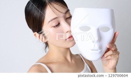 帶面具的女人美女形象 帶面具的女人美女形象 129700604