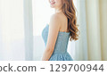 Female hostesses in hostesses clubs and lounges 129700944