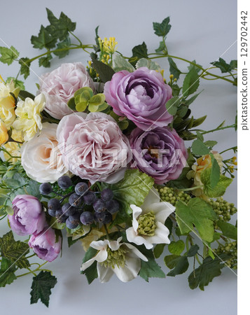 Chic flower arrangement Chic flower arrangement 129702442