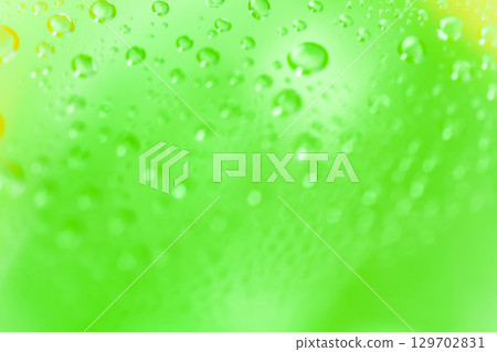 水滴/綠色背景素材 水滴/綠色背景素材 129702831