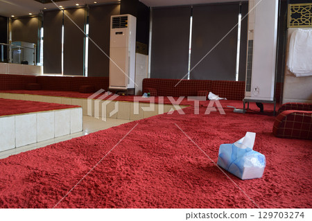 Local restaurant in Saudi Arabia 129703274