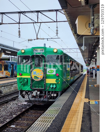 Tadami Line sightseeing train platform travel railway 129703519