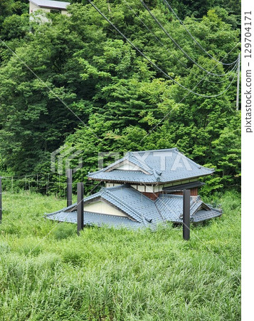 Yamakoshi disaster Chuetsu earthquake landslide buried 129704171