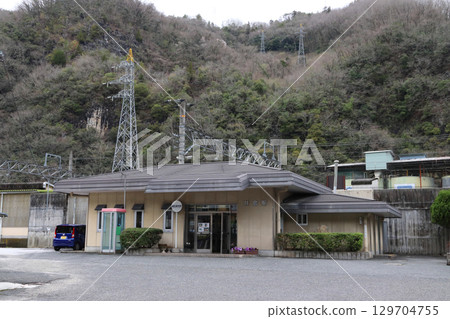 Hakubi Line: In front of Ikura Station (Niimi City, Okayama Prefecture) 129704755
