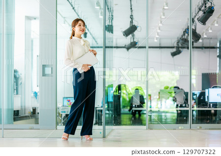 辦公室業務的女人 129707322