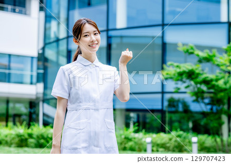Young nurse image 129707423